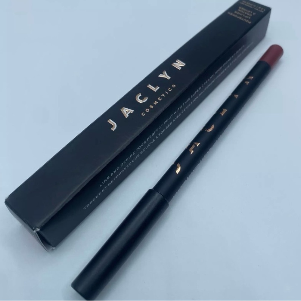 Jaclyn Cosmetics Poutspoken Lip Liner EASY PEASY Full Size .042 oz/1.2 g NIB